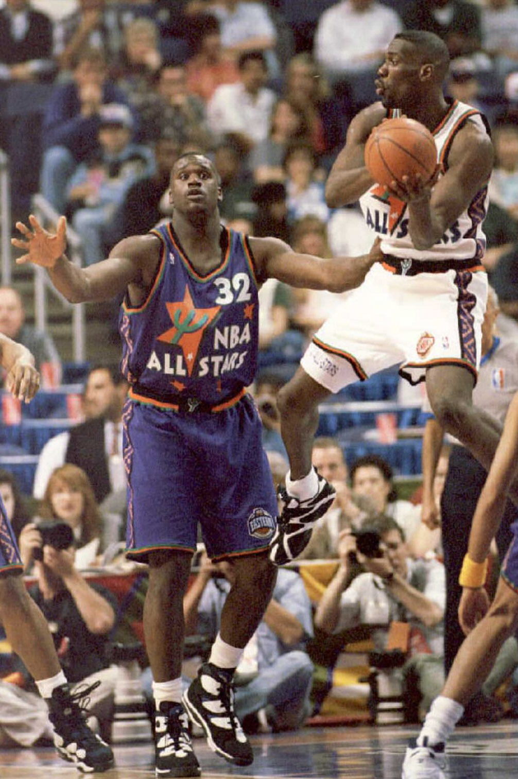 Eastern Conference All-Star Shaquille O'Neal(L) of