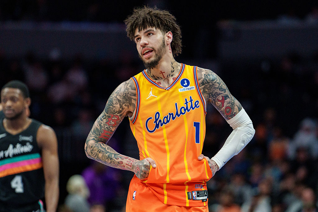 San Antonio Spurs v Charlotte Hornets