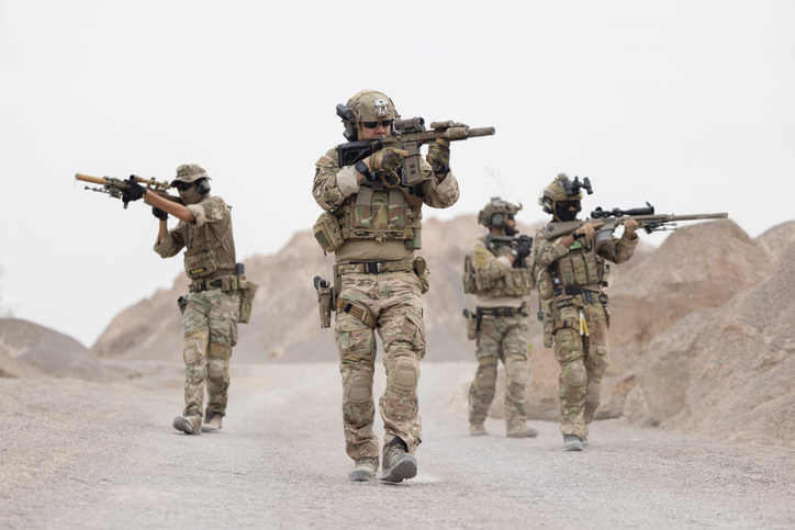 Soldiers patrol patrols in afghanistan