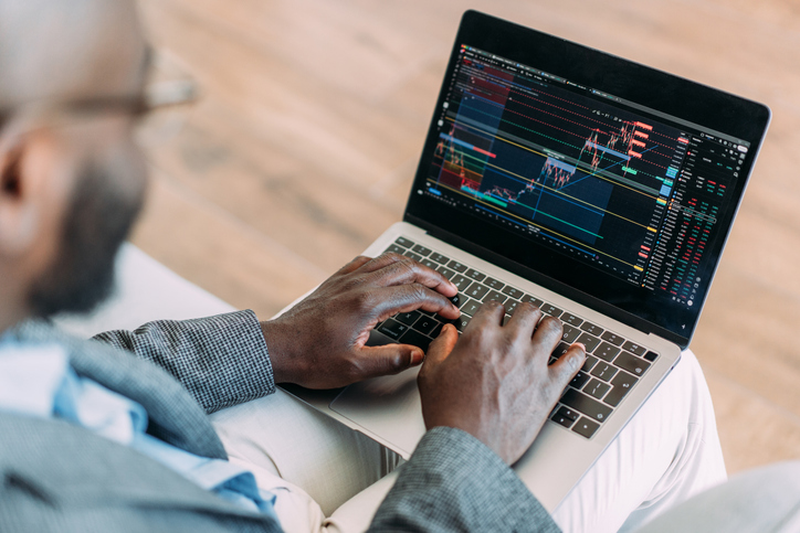 Black investors, Black wealth building | Feature Image: How Can Black People Start Investing Money With $500?
