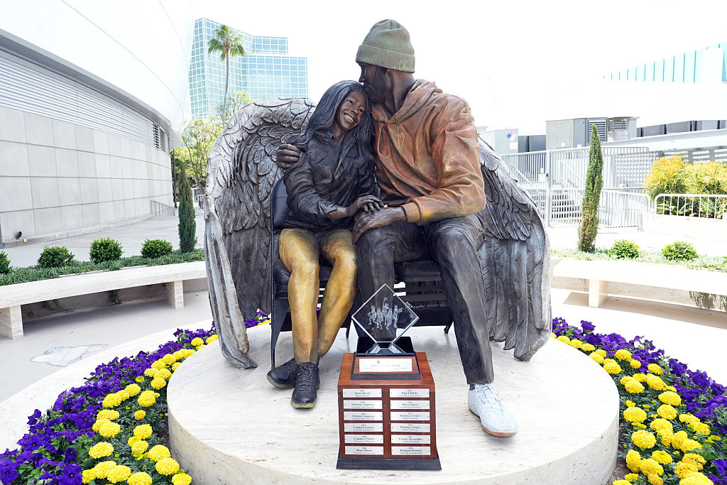 Kobe Bryant Statue