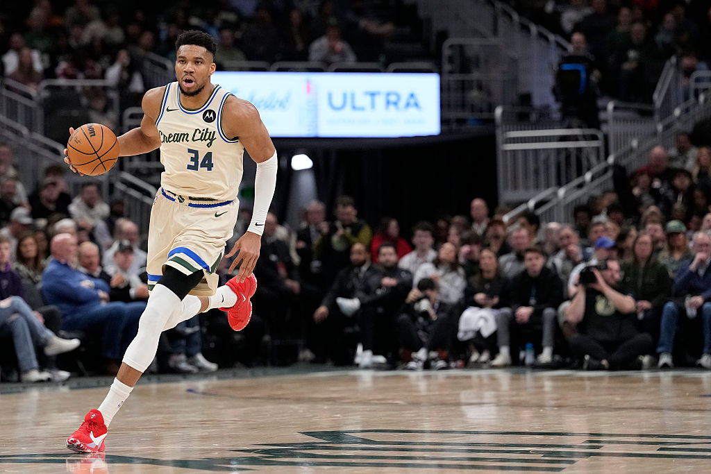 Minnesota Timberwolves v Milwaukee Bucks