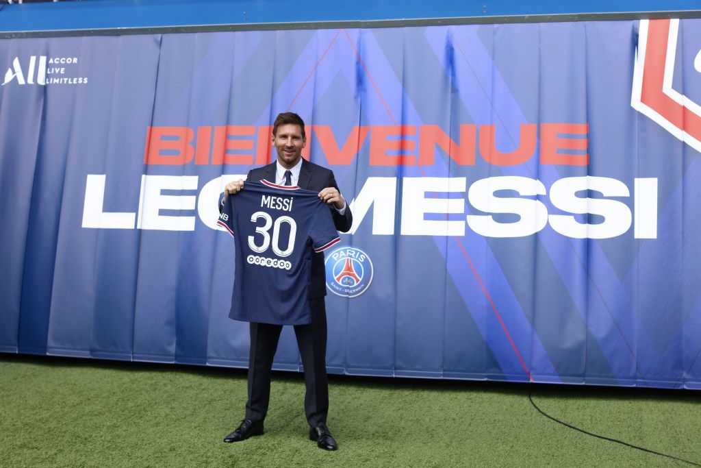Lionel Messi - Presentation at Paris Saint-Germain