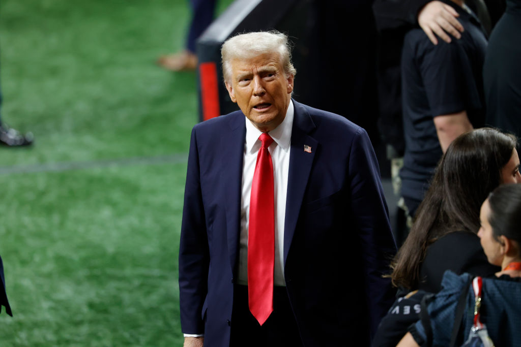 Al Michaels Roasts Trump’s Lake-Renaming Nonsense During Thursday Night Football